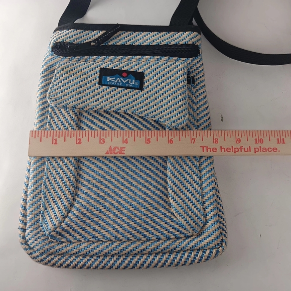 Kavu Blue and White Crossbody Bag for Everyday Adventures - Picture 4 of 10